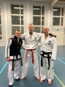 Seuraan uusi musta vyö